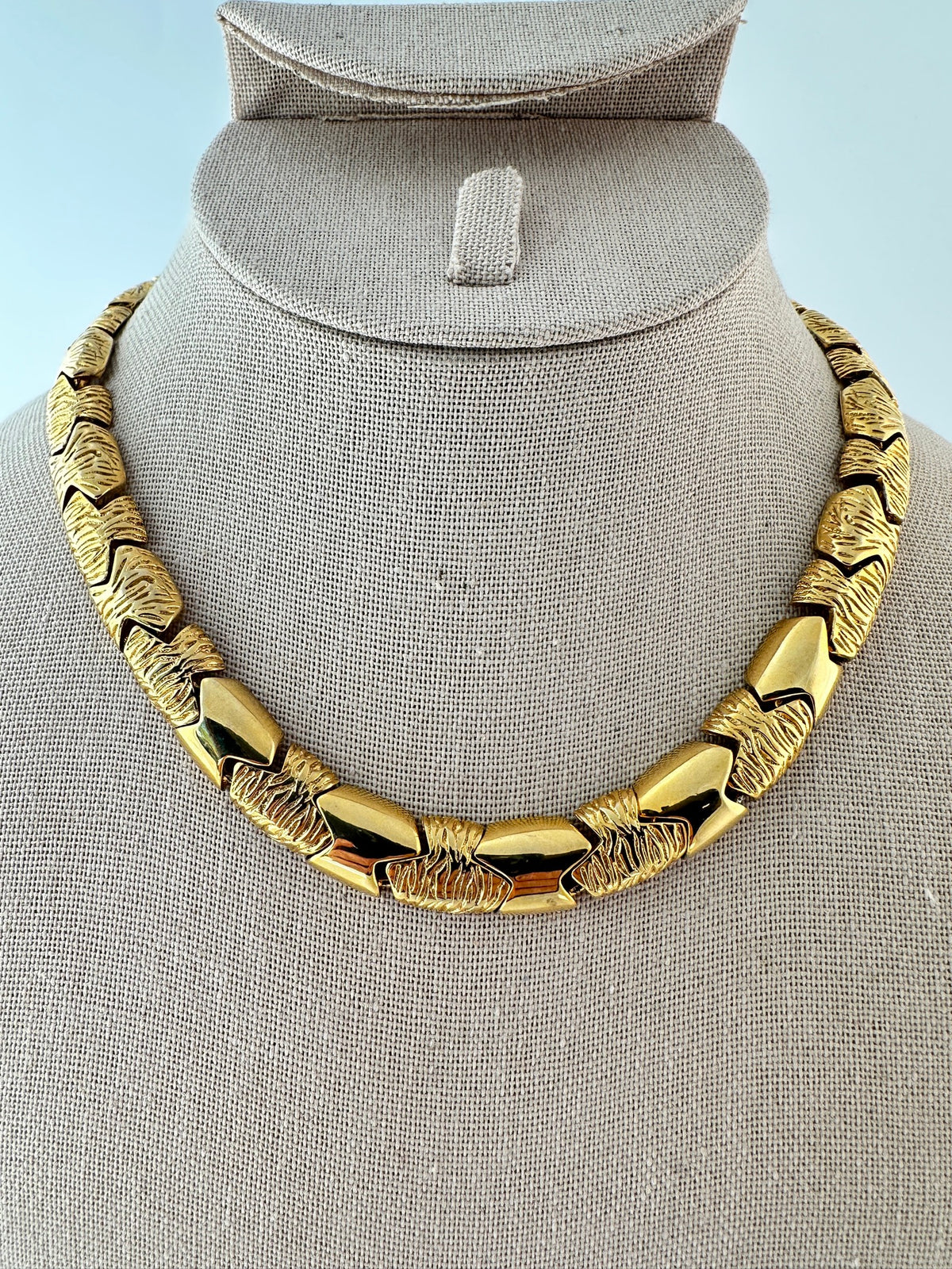 Modernist gold-tone collar choker — photo 2
