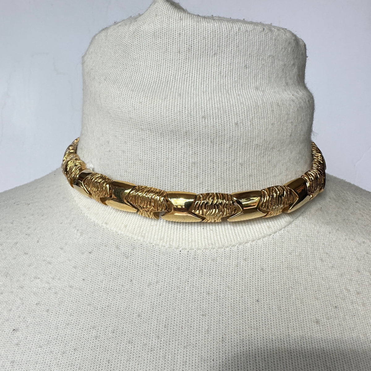 Modernist gold-tone collar choker — photo 3
