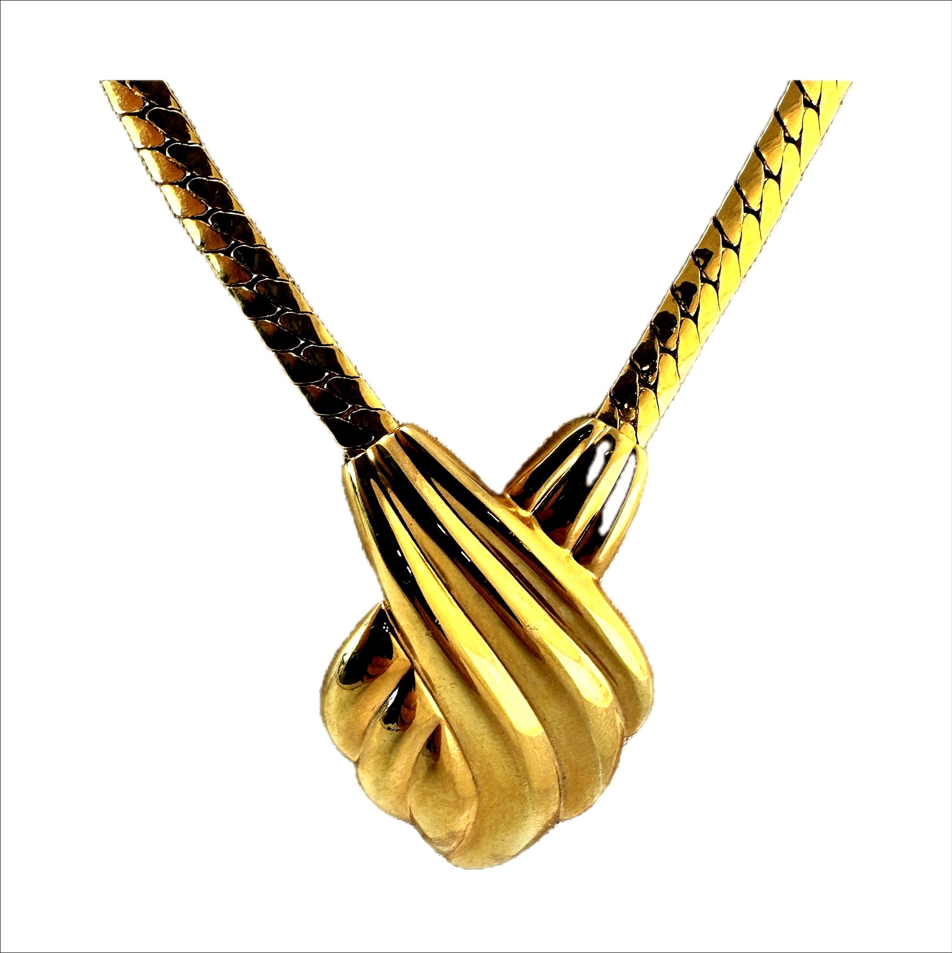Napier fan pendant — front detail on herringbone chain