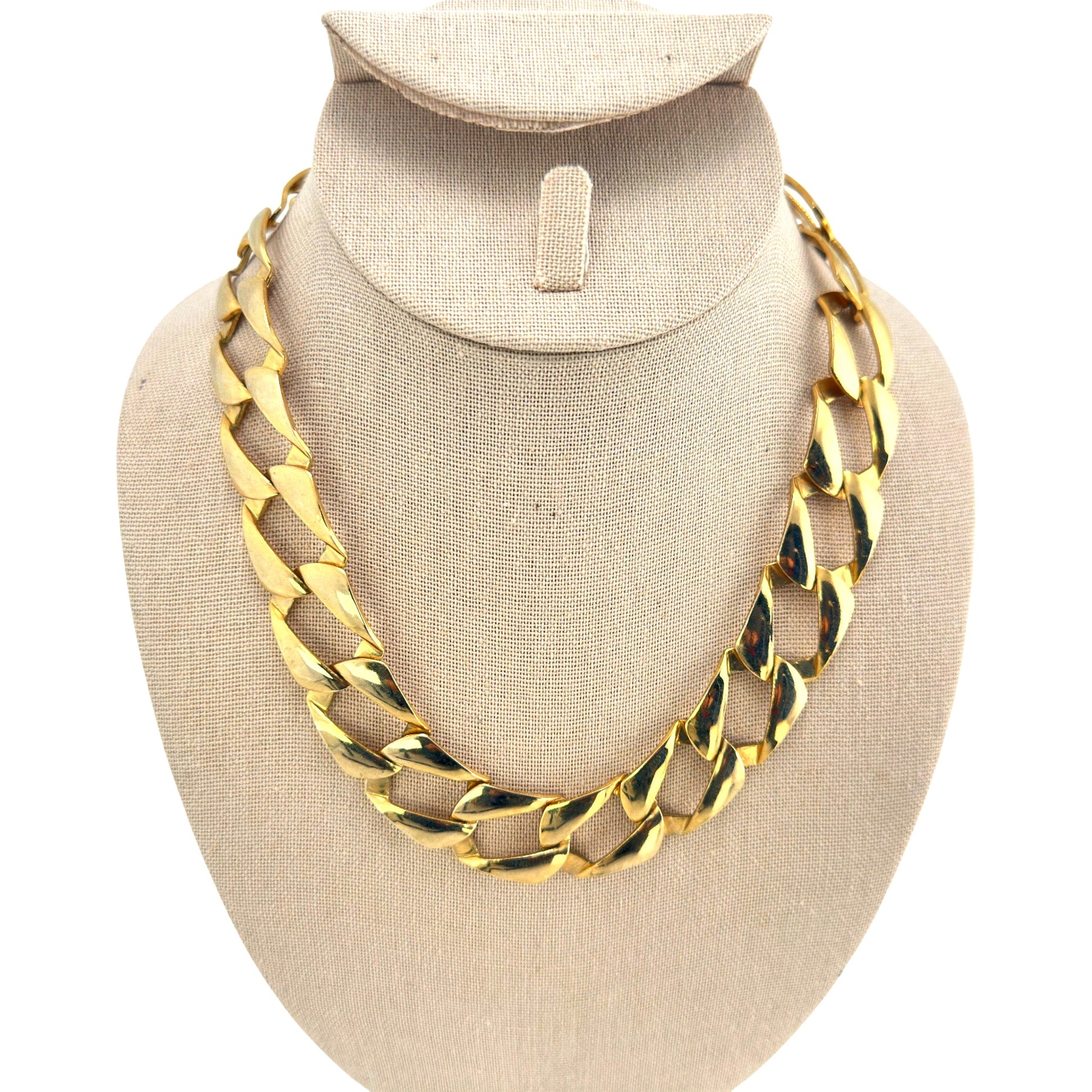 Chunky gold-tone link necklace – full view