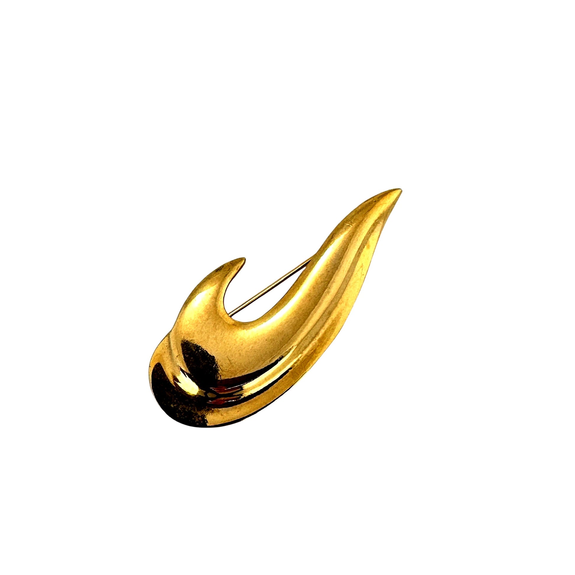 Vintage wave brooch in gold tone, angled view
