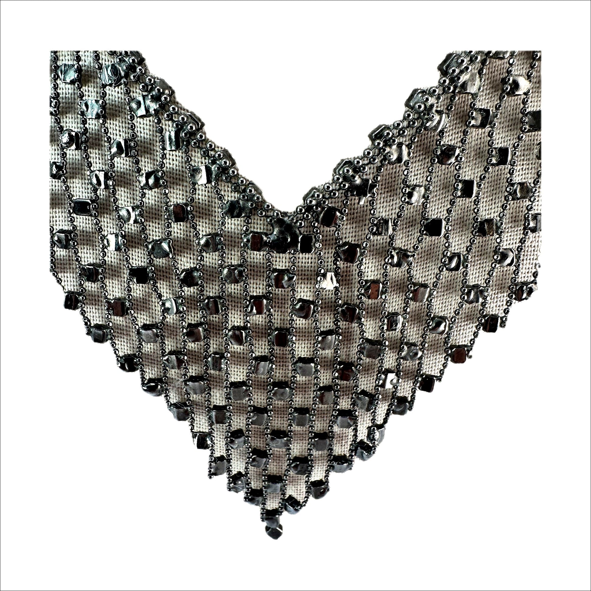 Rhinestone mesh set — macro of necklace lattice